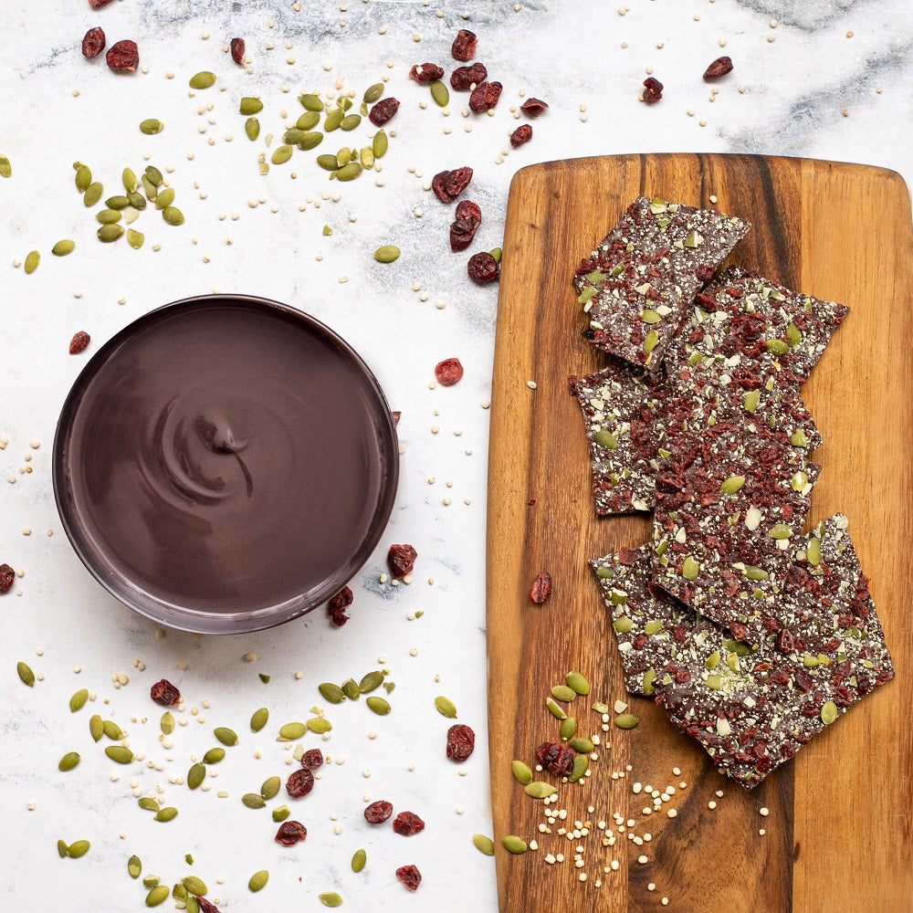 snack crocante de chocolate negro semillas y cranberries